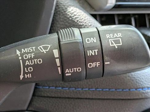 Used 2022 Toyota RAV4 SE w/ Convenience Package image 9