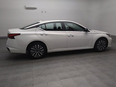 Used 2025 Nissan Altima 2.5 SV FWD image 10