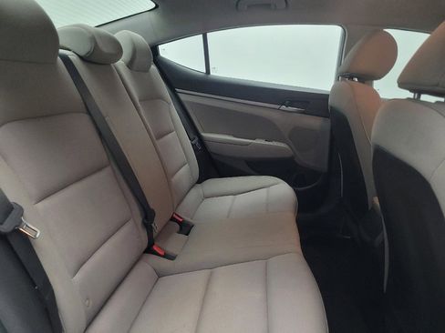 Used 2018 Hyundai Elantra SE image 19