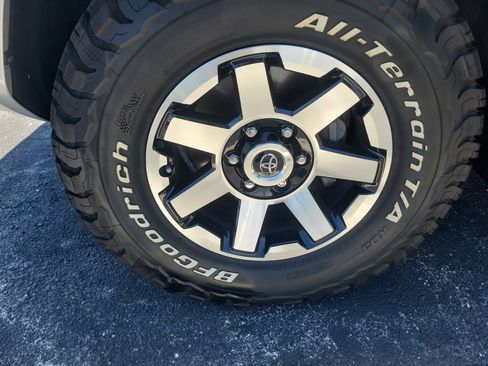 Used 2023 Toyota 4Runner TRD Off-Road Premium w/ Off Road Premium Plus Package AWD/4WD image 5