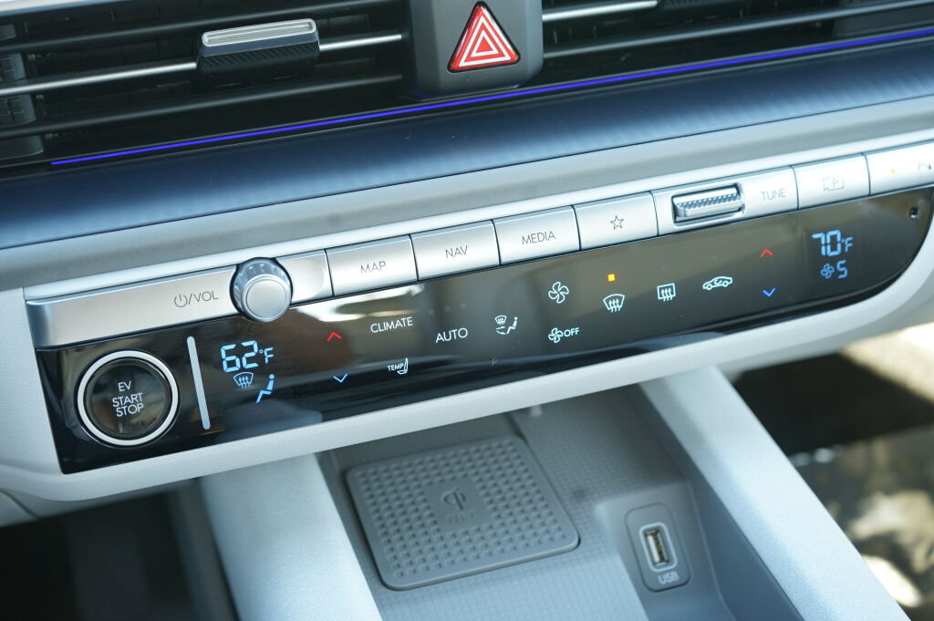 Certified 2025 Hyundai Ioniq 6 SEL RWD image 25