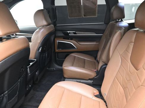 Used 2022 Kia Telluride SX w/ SX Prestige Package AWD/4WD image 9