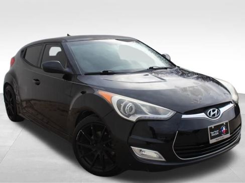 Used 2013 Hyundai Veloster RE:MIX Edition image 3