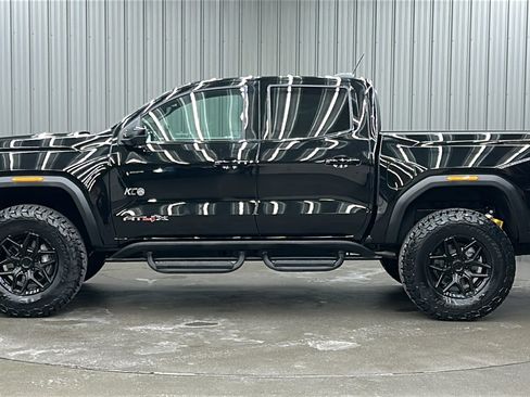 Used 2024 GMC Canyon AT4X image 2