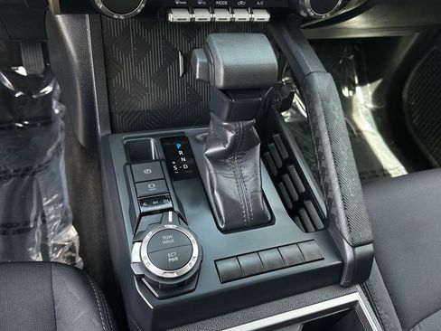 Used 2025 Toyota Tacoma SR5 image 27