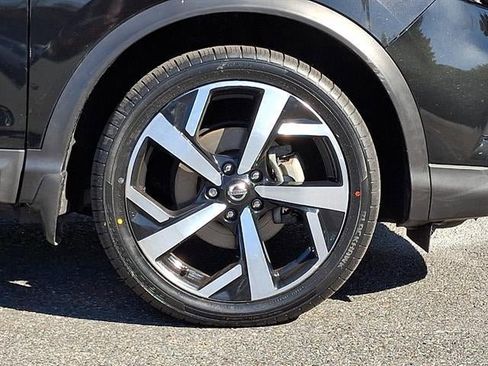 Used 2021 Nissan Rogue Sport SL w/ Premium Package image 8