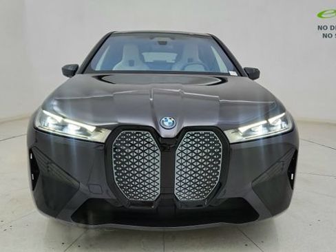 Used 2024 BMW iX xDrive50 w/ Sport Package AWD/4WD image 13