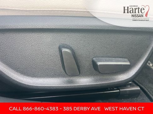 Used 2024 Genesis G70 2.5T RWD image 43