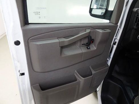Used 2019 Chevrolet Express 3500 w/ Driver Convenience Package RWD image 23