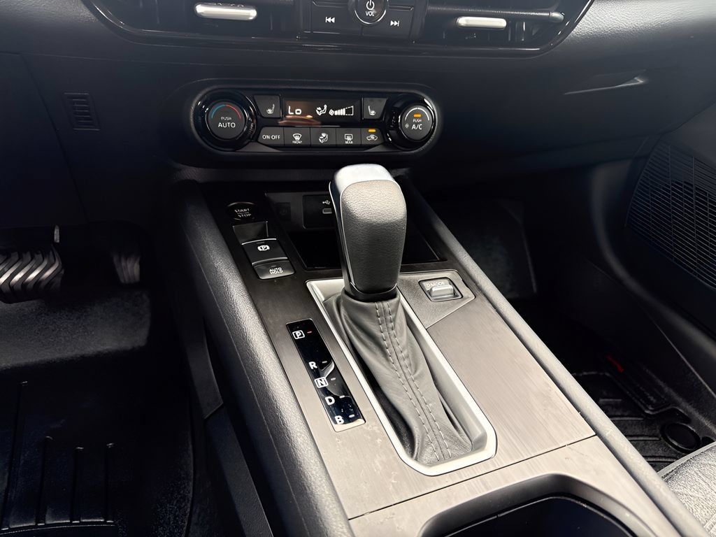 Used 2026 Nissan Kicks SV w/ SV Premium Package FWD image 14