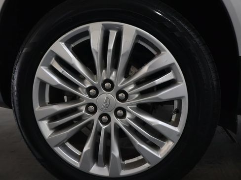 Used 2019 Cadillac XT5 Premium Luxury FWD image 35