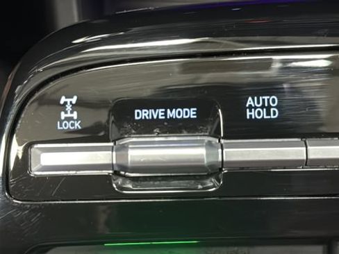 Used 2025 Hyundai Tucson Limited AWD/4WD image 36