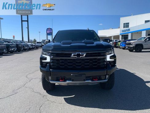 Used 2024 Chevrolet Silverado 1500 ZR2 w/ Technology Package image 2