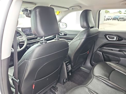 Used 2022 Jeep Compass Trailhawk image 10