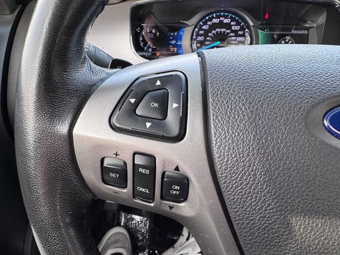 Used 2018 Ford Taurus SHO image 12