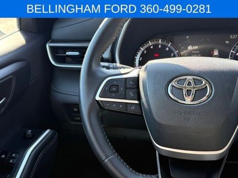 Used 2024 Toyota Highlander XLE image 23