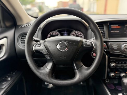 Used 2019 Nissan Pathfinder S AWD/4WD image 30