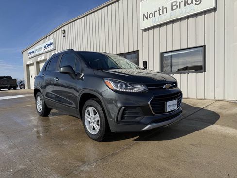 Used 2019 Chevrolet Trax LT w/ Driver Confidence Package image 1