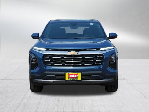Used 2025 Chevrolet Equinox LT image 2