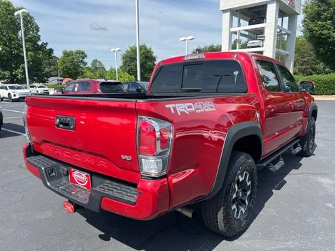Used 2022 Toyota Tacoma TRD Off-Road w/ Technology Package AWD/4WD image 7