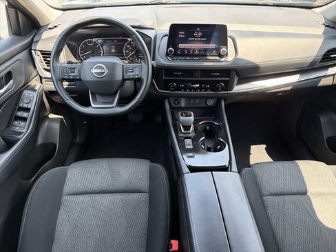 Used 2025 Nissan Rogue SV FWD image 13