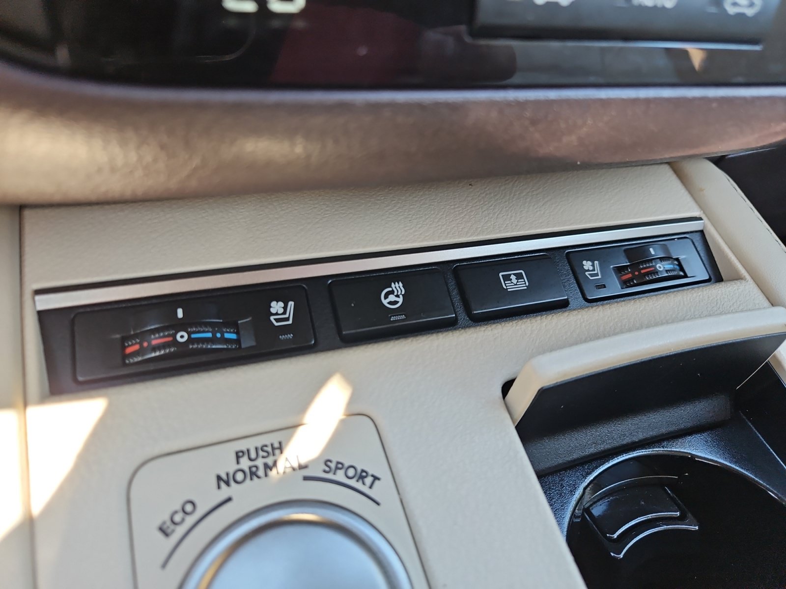 Used 2018 Lexus ES 350 w/ Luxury Package w/Wood Trim FWD image 23