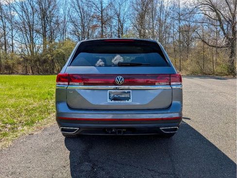 Used 2024 Volkswagen Atlas SE image 6