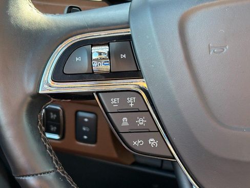 Certified 2023 Lincoln Navigator Reserve AWD/4WD image 18