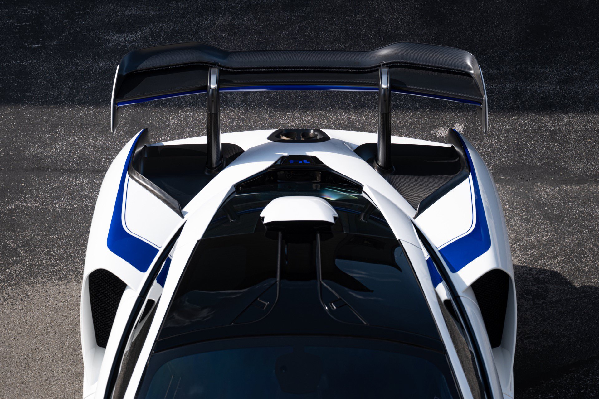 Used 2019 McLaren Senna RWD image 49