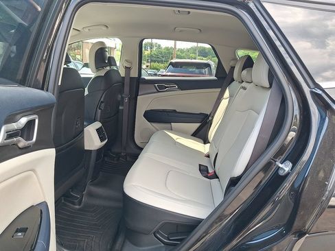 Certified 2023 Kia Sportage EX AWD/4WD image 12