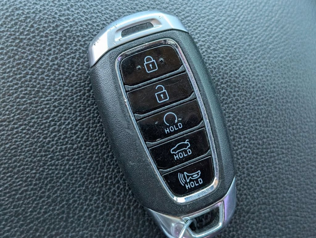 Used 2021 Hyundai Elantra SEL w/ Convenience + Premium Package FWD image 28