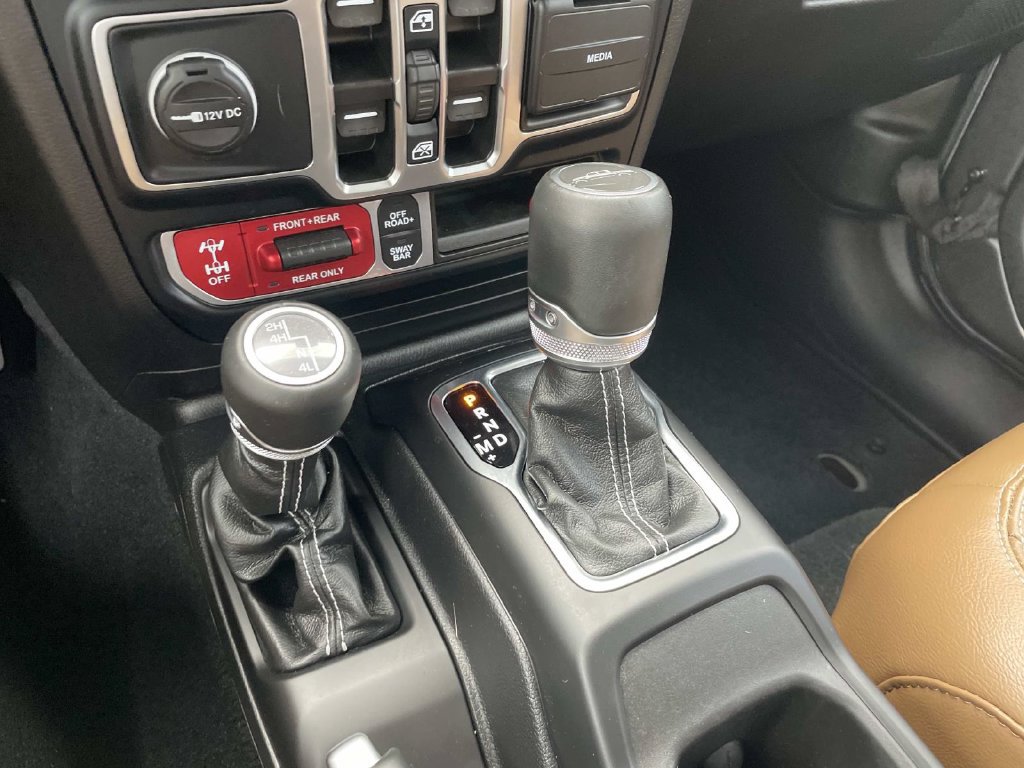 Used 2023 Jeep Gladiator Rubicon w/ Cold Weather Group AWD/4WD image 23