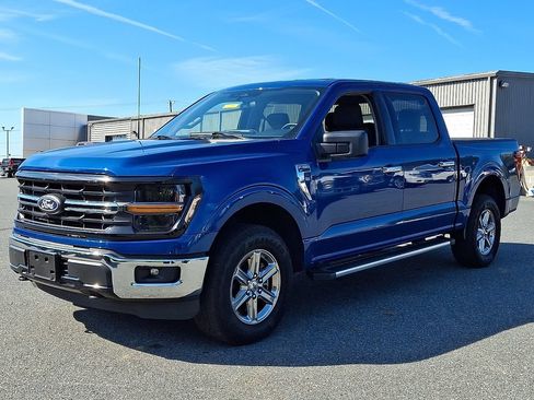 Used 2025 Ford F150 XLT w/ Equipment Group 301A Standard AWD/4WD image 3