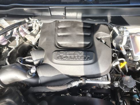 Certified 2025 RAM 2500 Big Horn AWD/4WD image 14