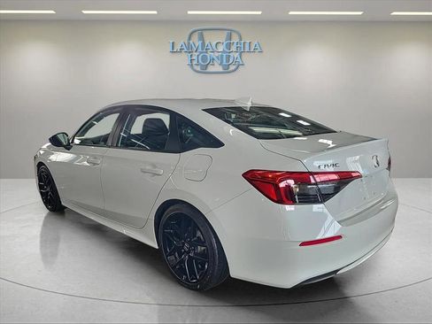 Used 2023 Honda Civic Sport image 4