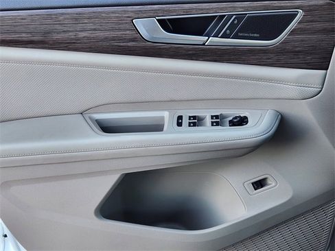 Used 2024 Volkswagen Atlas SEL Premium R-Line image 16