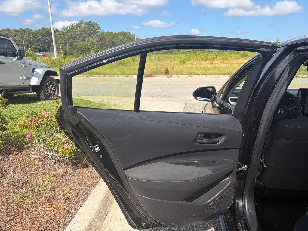 Used 2023 Toyota Corolla LE FWD image 46