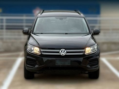 Used 2017 Volkswagen Tiguan S image 2