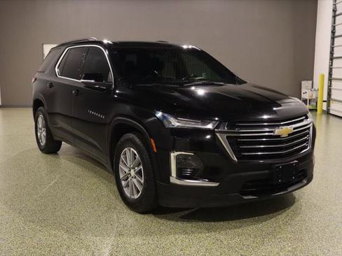 Used 2022 Chevrolet Traverse LT image 1