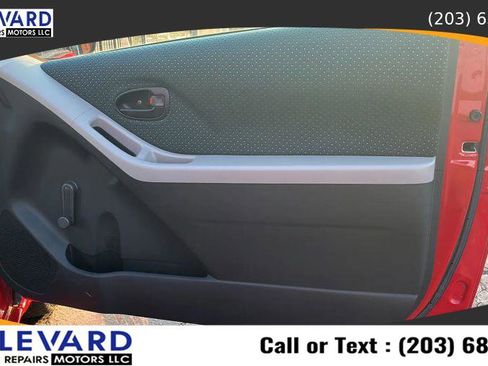 Used 2007 Toyota Yaris 2-Door Hatchback image 19