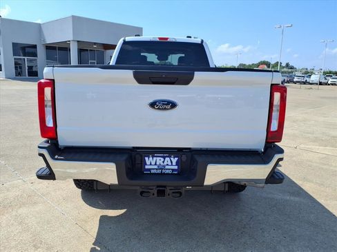 Used 2024 Ford F250 XLT image 3