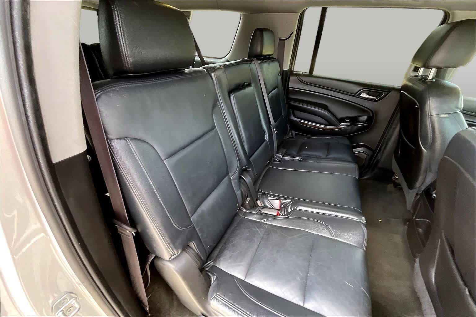 Used 2016 Chevrolet Suburban LS RWD image 19