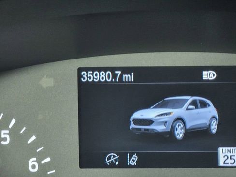 Used 2022 Ford Escape SE w/ SE Sport Appearance Package image 30