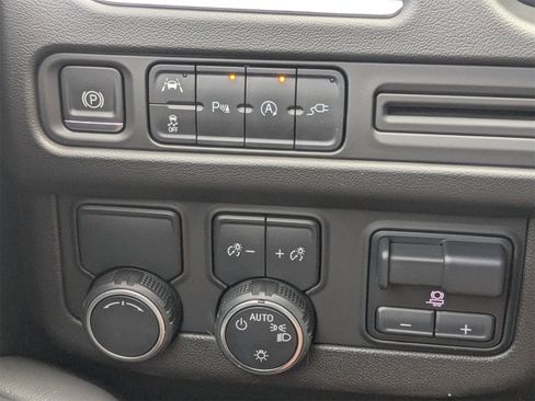 Used 2021 Chevrolet Tahoe RST w/ Luxury Package image 28