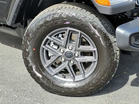 New 2026 Jeep Gladiator Sport image 9