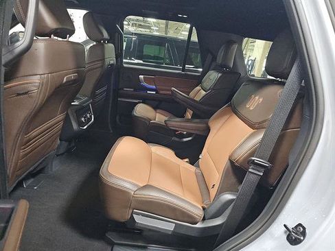 Used 2025 Ford Expedition King Ranch AWD/4WD image 13