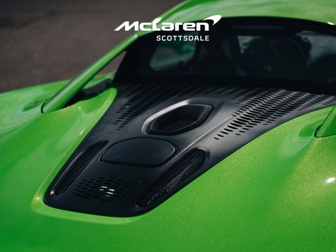 Used 2025 McLaren Artura image 24