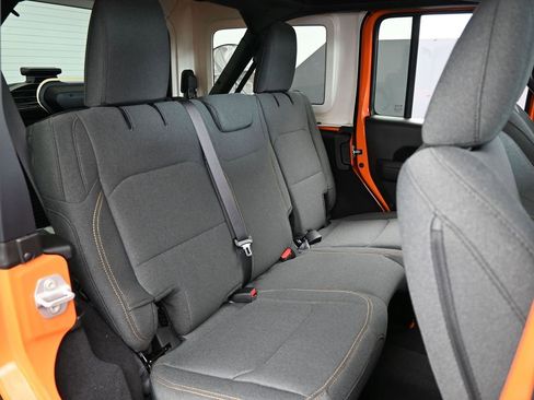 Used 2025 Jeep Wrangler Sport image 43