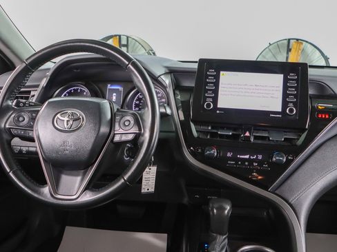 Used 2024 Toyota Camry SE image 17