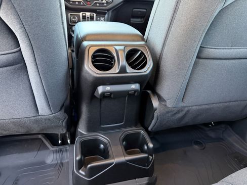 New 2026 Jeep Gladiator Sport AWD/4WD image 12